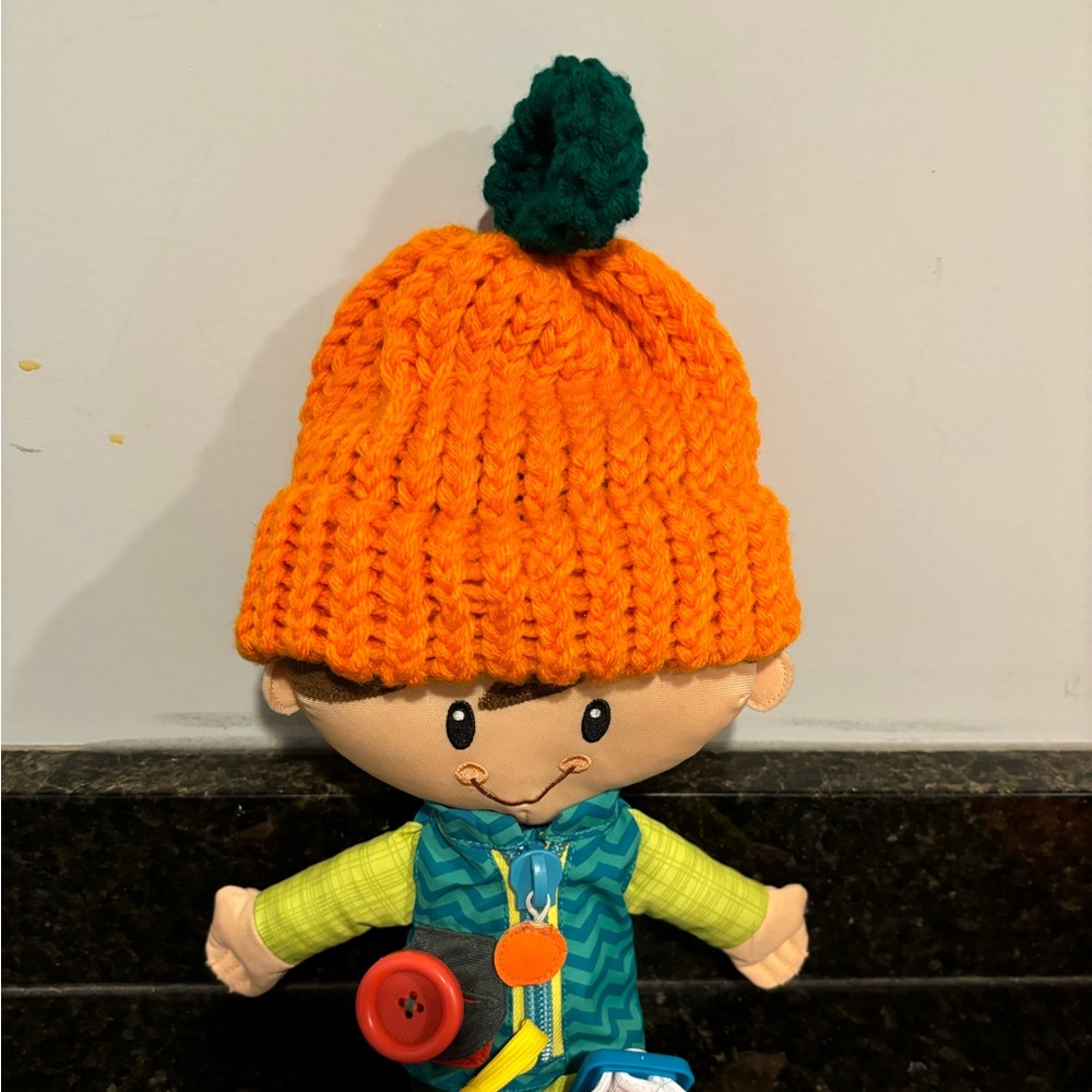 NWOT Infant Hand Knit Pumpkin Hat